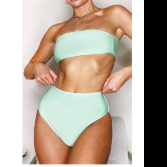 Bikini Set - Picture 2 of 3